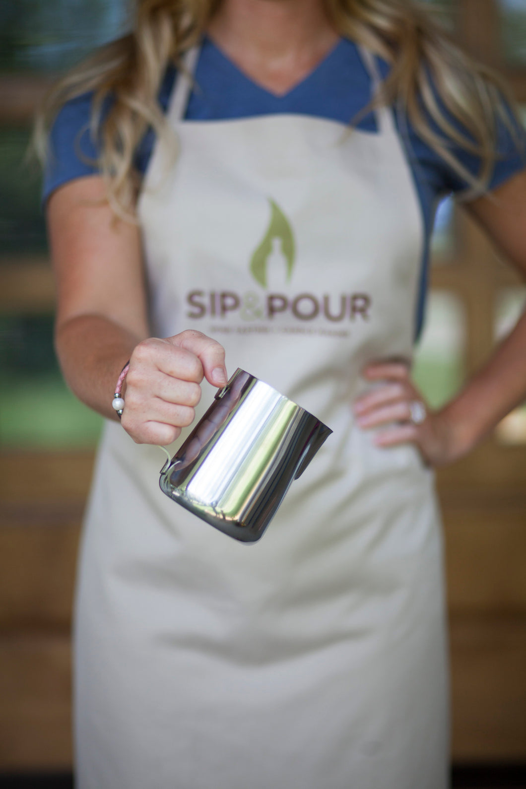 SIP&POUR Aprons